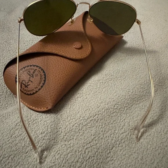 Ray-Ban Large Metal Aviator Sunglasses Gold Frame Blue Lenses 100% Authentic - Picture 2 of 4